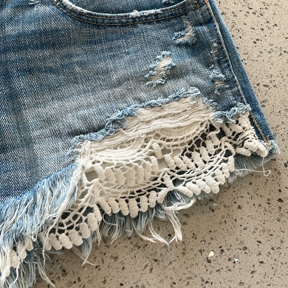 Abercrombie and Fitch festival shorts high-rise. Size8-W29. - Picture 5 of 7